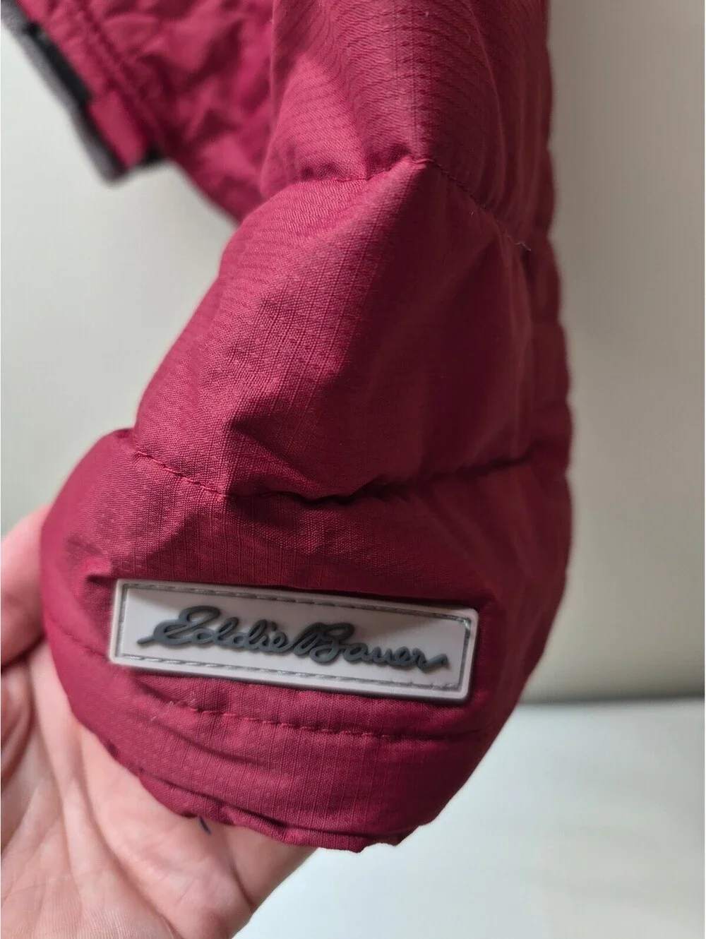 Eddie Bauer Quilted Dog Coat with Faux Fur Hood in Burgundy, Size XL B308